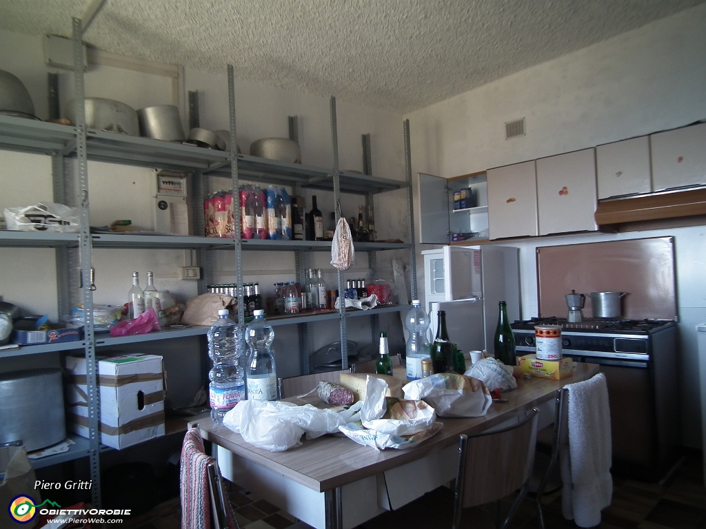 66 La cucina...del Pasquale.JPG